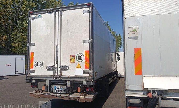 IVECO EUROCARGO 140 E 18 AVEC GROUPE FRIGO EN DESIGNATION – DIESEL – 146078 KMS BLANC CJ-993-DX