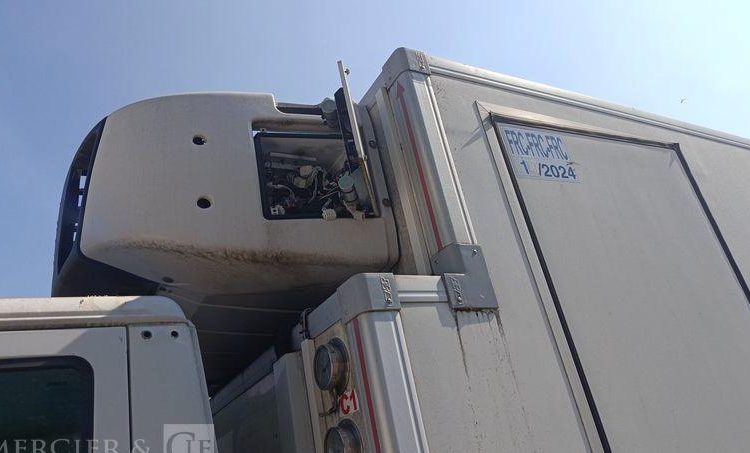 IVECO EUROCARGO 140 E 18 AVEC GROUPE FRIGO EN DESIGNATION – DIESEL – 146078 KMS BLANC CJ-993-DX