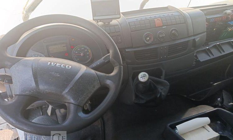 IVECO EUROCARGO 140 E 18 AVEC GROUPE FRIGO EN DESIGNATION – DIESEL – 146078 KMS BLANC CJ-993-DX