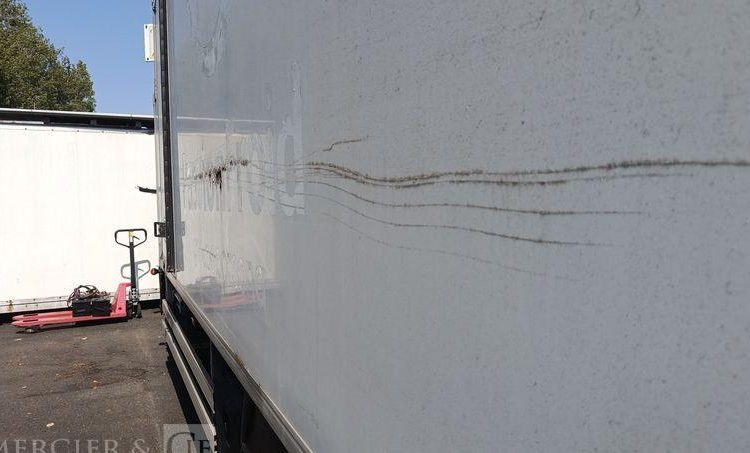 IVECO EUROCARGO 140 E 18 AVEC GROUPE FRIGO EN DESIGNATION – DIESEL – 146078 KMS BLANC CJ-993-DX