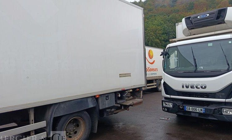 RENAULT PORTEUR 220 DXI AVEC GROUPE FROID CARRIER – DIESEL –  CL-246-HV
