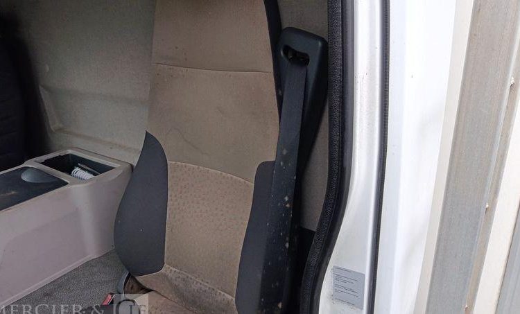 RENAULT PORTEUR 220 DXI AVEC GROUPE FROID CARRIER – DIESEL –  CL-246-HV