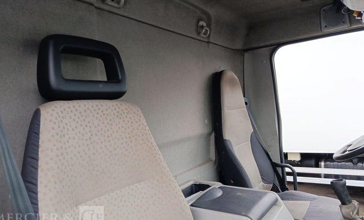 RENAULT PORTEUR 220 DXI AVEC GROUPE FROID CARRIER – DIESEL –  CL-246-HV