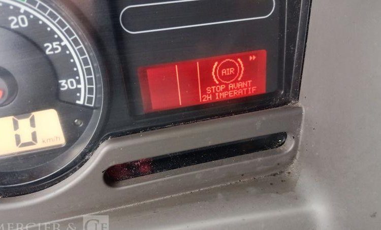 RENAULT PORTEUR 220 DXI AVEC GROUPE FROID CARRIER – DIESEL –  CL-246-HV