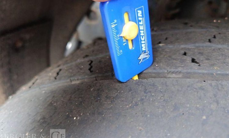 RENAULT PORTEUR 220 DXI AVEC GROUPE FROID CARRIER – DIESEL –  CL-246-HV