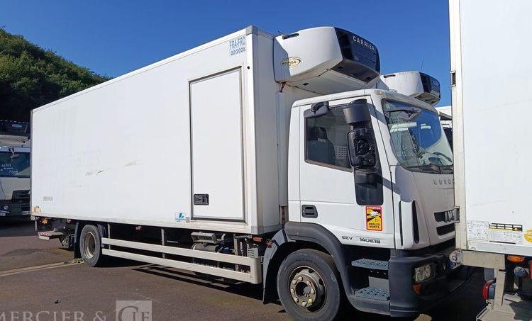 IVECO EUROCARGO 140E18 AVEC GROUPE FROID CARRIER EN DESIGNATION – DIESEL – 397890 KMS BLANC CQ-456-QP