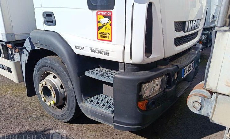 IVECO EUROCARGO 140E18 AVEC GROUPE FROID CARRIER EN DESIGNATION – DIESEL – 397890 KMS BLANC CQ-456-QP