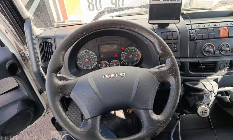 IVECO EUROCARGO 140E18 AVEC GROUPE FROID CARRIER EN DESIGNATION – DIESEL – 397890 KMS BLANC CQ-456-QP
