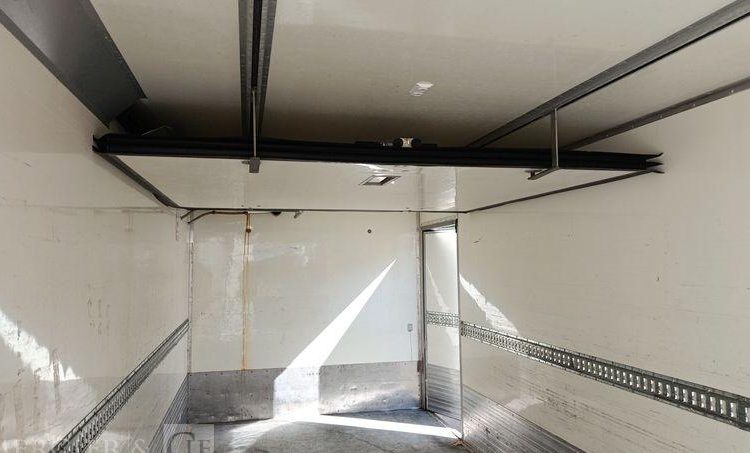 IVECO EUROCARGO 140E18 AVEC GROUPE FROID CARRIER EN DESIGNATION – DIESEL – 397890 KMS BLANC CQ-456-QP
