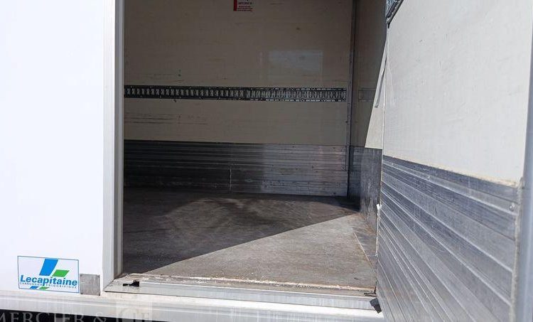 IVECO EUROCARGO 140E18 AVEC GROUPE FROID CARRIER EN DESIGNATION – DIESEL – 397890 KMS BLANC CQ-456-QP