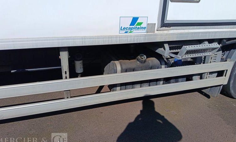 IVECO EUROCARGO 140E18 AVEC GROUPE FROID CARRIER EN DESIGNATION – DIESEL – 397890 KMS BLANC CQ-456-QP