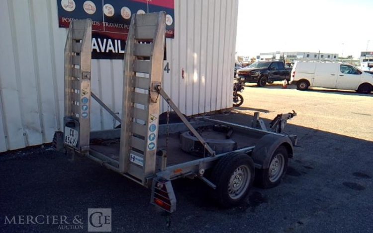 HUBIERE REMORQUE PORTE ENGIN 2T  CQ-854-PJ