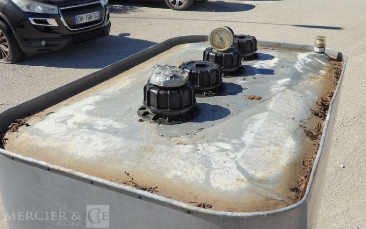 CUVE FUEL 700L FOURCHABLE  CUV010809