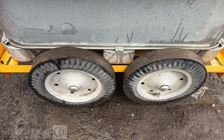 2 CUVE FUEL 700L CHARIOT ROULANT  CUV011010