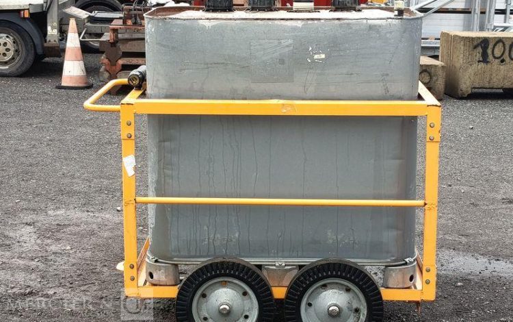 2 CUVE FUEL 700L CHARIOT ROULANT  CUV011010
