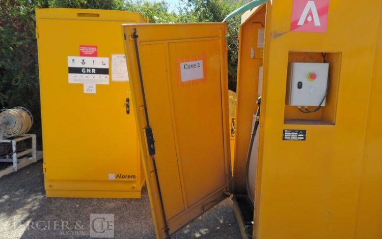 ALOREM CUVE CARBURANT ECE22 AN2018 AVEC POMPE DE DISTRIBUTION  CUVE010049