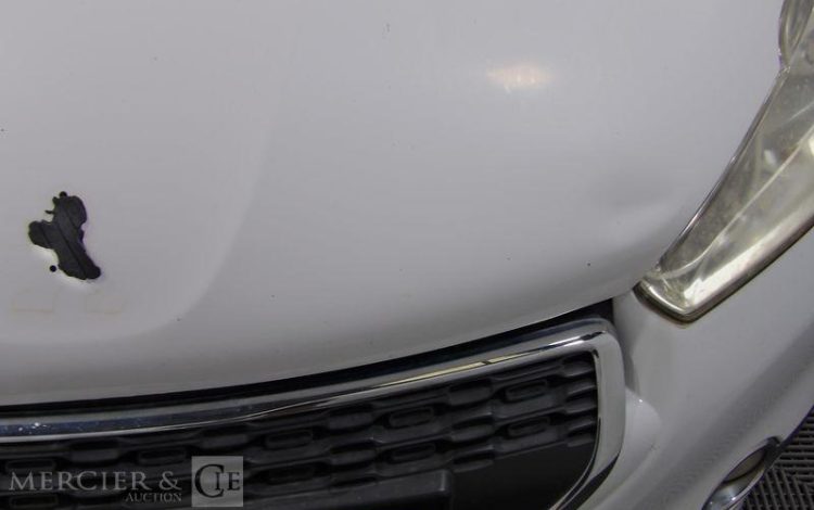 PEUGEOT 208 AFF PACK CD CLIM  CV-715-MH