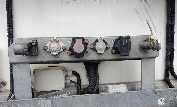 FRUEHAUF SEMI REMORQUE FRIGORIFIQUE EN DESIGNATION PTAC : 38 TONNES- DIESEL  CW-769-VE