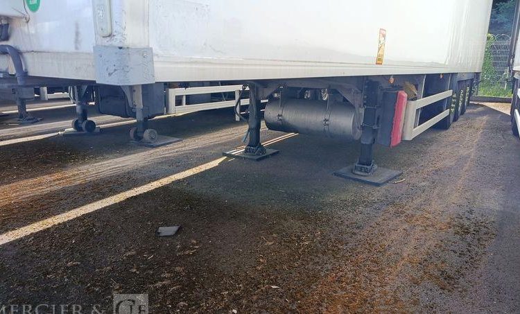 DACIA SEMI REMORQUE FRIGORIFIQUE EN DESIGNATION – PTAC : 38 T – DIESEL – 601116 KMS  CZ-720-TP