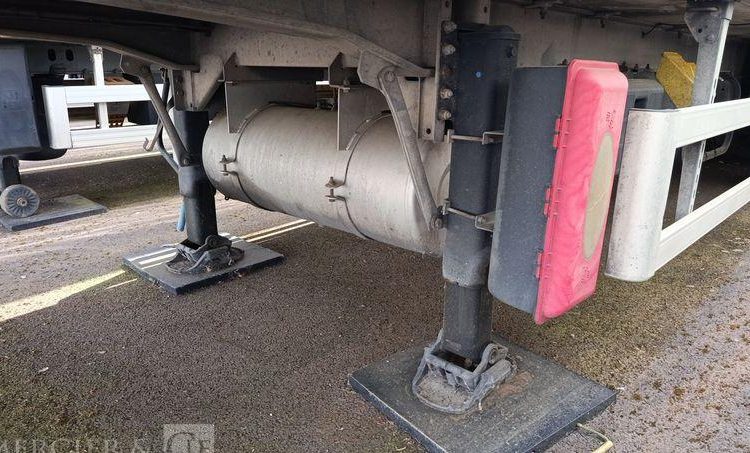 DACIA SEMI REMORQUE FRIGORIFIQUE EN DESIGNATION – PTAC : 38 T – DIESEL – 601116 KMS  CZ-720-TP