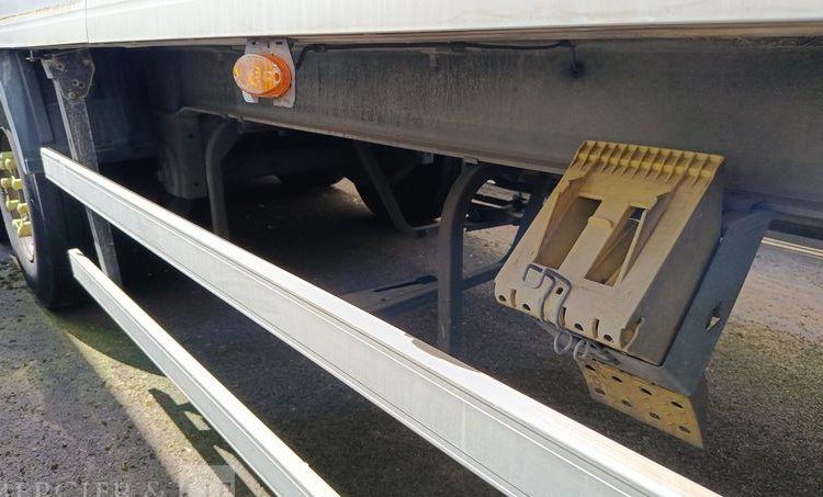 DACIA SEMI REMORQUE FRIGORIFIQUE EN DESIGNATION – PTAC : 38 T – DIESEL – 601116 KMS  CZ-720-TP