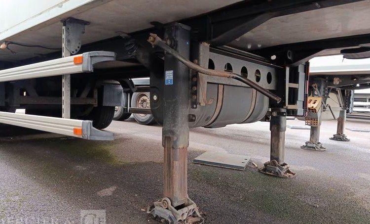 MERKER SEMI REMORQUE FRIGORIFIQUE EN DESIGNATION – PTAC : 38 TONNES – DIESEL –  DB-278-KT