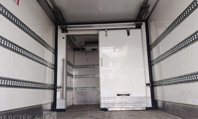 IVECO EURO CARGO 100E118 EEV AVEC GROUPE FROID EN DESIGNATION PTAC : 10 T – DIESEL BLANC DB-780-AD