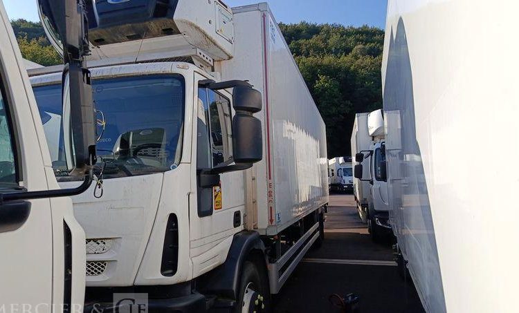 IVECO EUROCARGO MI 190 EL AVEC GROUPE FROID CARRIER EN DESIGNATION – DIESEL 378489 KMS BLANC DB-906-ZD