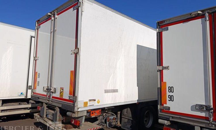 IVECO EUROCARGO MI 190 EL AVEC GROUPE FROID CARRIER EN DESIGNATION – DIESEL 378489 KMS BLANC DB-906-ZD