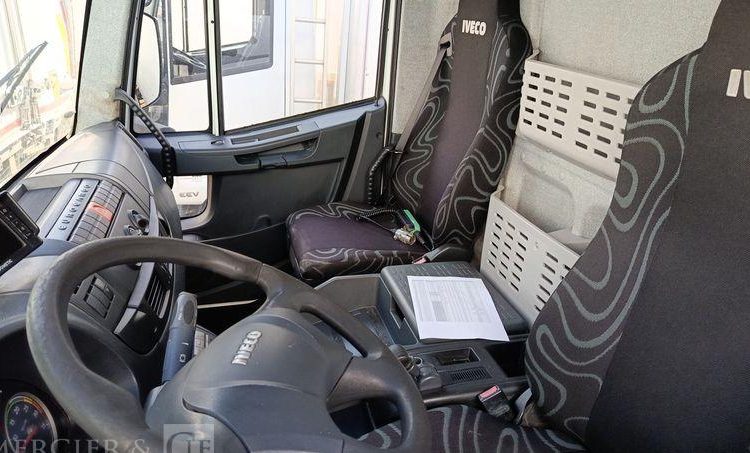 IVECO EUROCARGO MI 190 EL AVEC GROUPE FROID CARRIER EN DESIGNATION – DIESEL 378489 KMS BLANC DB-906-ZD