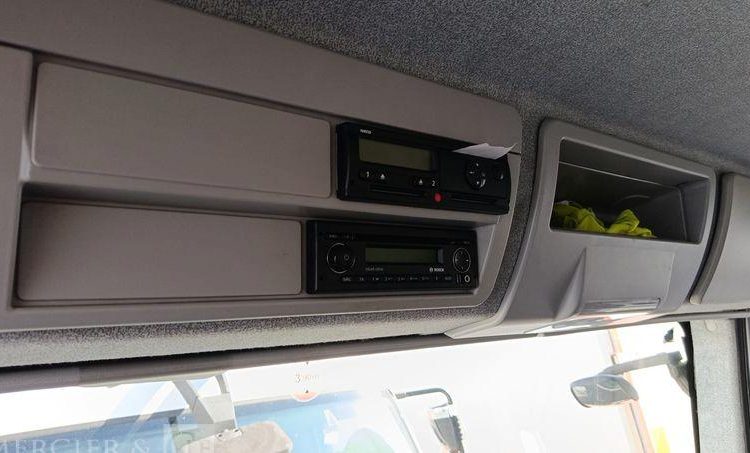 IVECO EUROCARGO MI 190 EL AVEC GROUPE FROID CARRIER EN DESIGNATION – DIESEL 378489 KMS BLANC DB-906-ZD