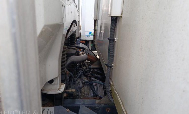 IVECO EUROCARGO MI 190 EL AVEC GROUPE FROID CARRIER EN DESIGNATION – DIESEL 378489 KMS BLANC DB-906-ZD