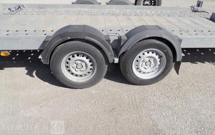 HUBIERE REMORQUE PORTE-VOITURE CU:1T65  DE-190-YE