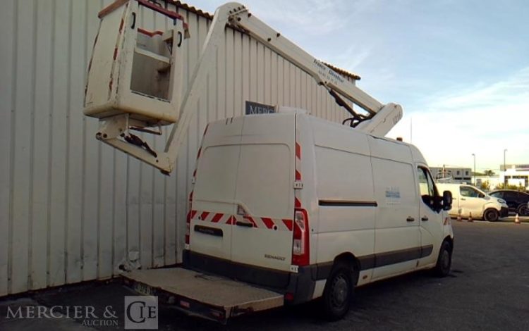 RENAULT MASTER NACELLE  DE-379-XK