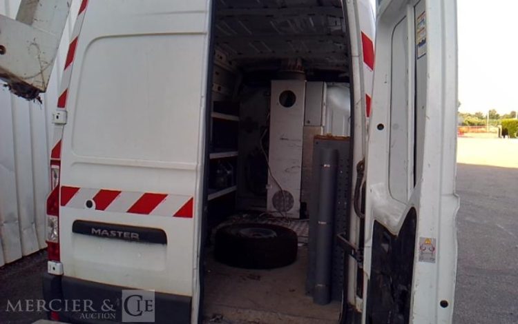 RENAULT MASTER NACELLE  DE-379-XK