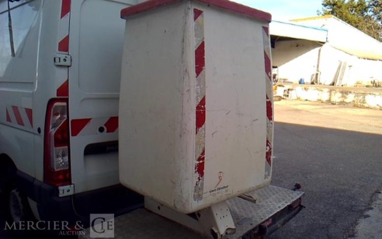 RENAULT MASTER NACELLE  DE-379-XK