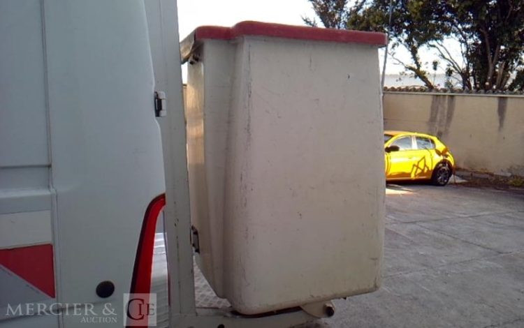 RENAULT MASTER NACELLE  DE-379-XK