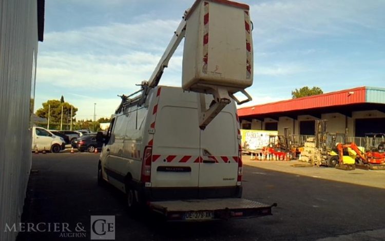 RENAULT MASTER NACELLE  DE-379-XK