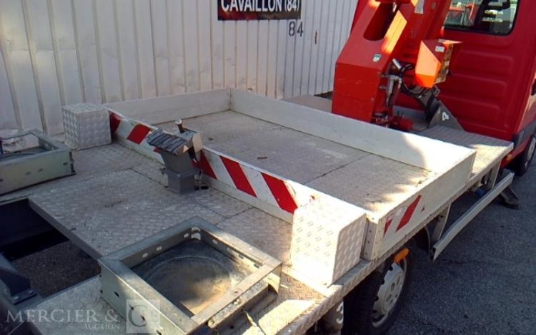 IVECO 35S11 NACELLE SUR VL 20M – MT 202 DS – 4979H – 60527KM – AN2014 ROUGE DF-426-QE