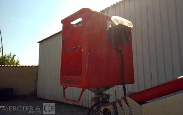 IVECO 35S11 NACELLE SUR VL 20M – MT 202 DS – 4979H – 60527KM – AN2014 ROUGE DF-426-QE