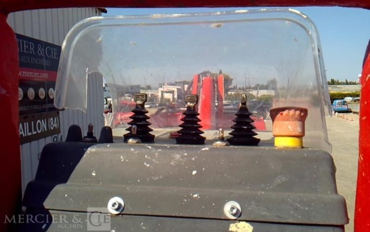 IVECO 35S11 NACELLE SUR VL 20M – MT 202 DS – 4979H – 60527KM – AN2014 ROUGE DF-426-QE