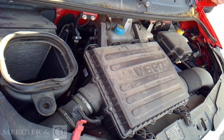 IVECO 35S11 NACELLE SUR VL 20M – MT 202 DS – 4979H – 60527KM – AN2014 ROUGE DF-426-QE
