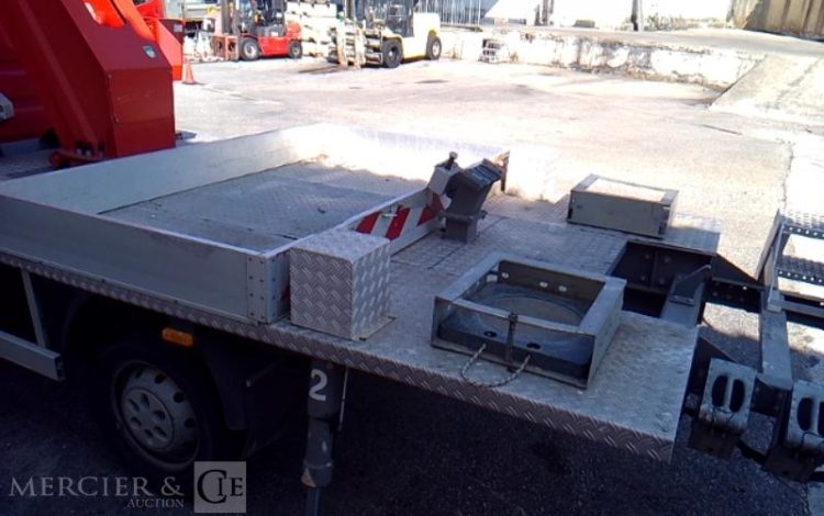 IVECO 35S11 NACELLE SUR VL 20M – MT 202 DS – 4979H – 60527KM – AN2014 ROUGE DF-426-QE