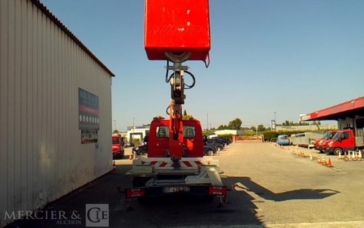 IVECO 35S11 NACELLE SUR VL 20M – MT 202 DS – 4979H – 60527KM – AN2014 ROUGE DF-426-QE