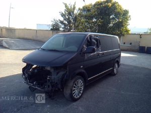 VOLKSWAGEN MULTIVAN TDI NOIR DG-932-SB