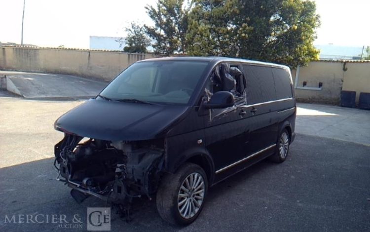 VOLKSWAGEN MULTIVAN TDI NOIR DG-932-SB