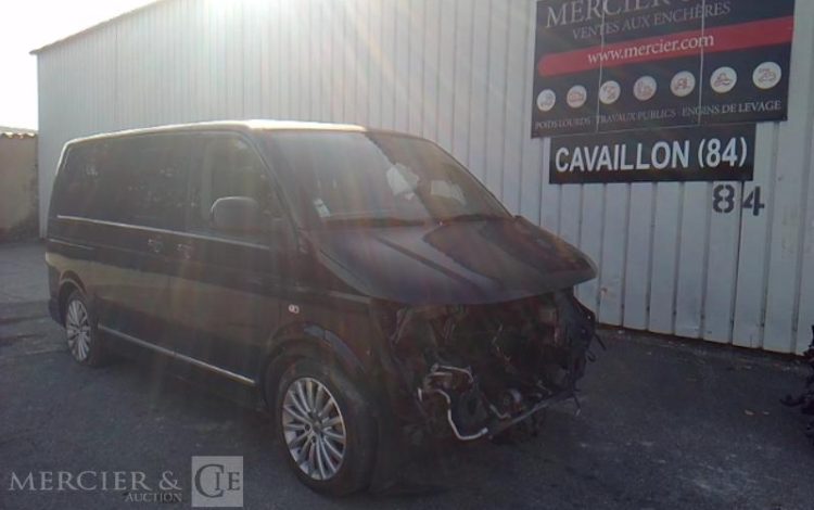 VOLKSWAGEN MULTIVAN TDI NOIR DG-932-SB