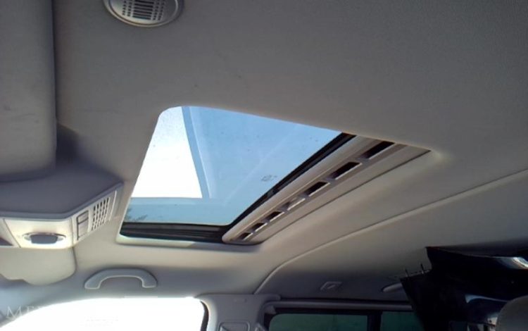 VOLKSWAGEN MULTIVAN TDI NOIR DG-932-SB