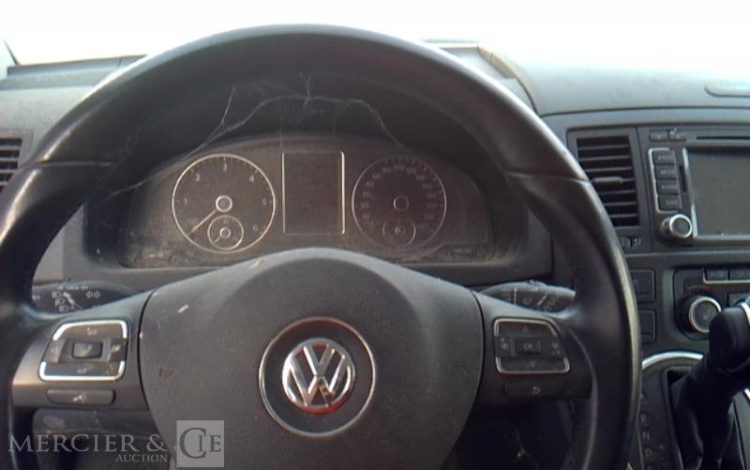 VOLKSWAGEN MULTIVAN TDI NOIR DG-932-SB