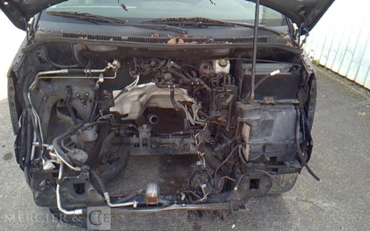 VOLKSWAGEN MULTIVAN TDI NOIR DG-932-SB